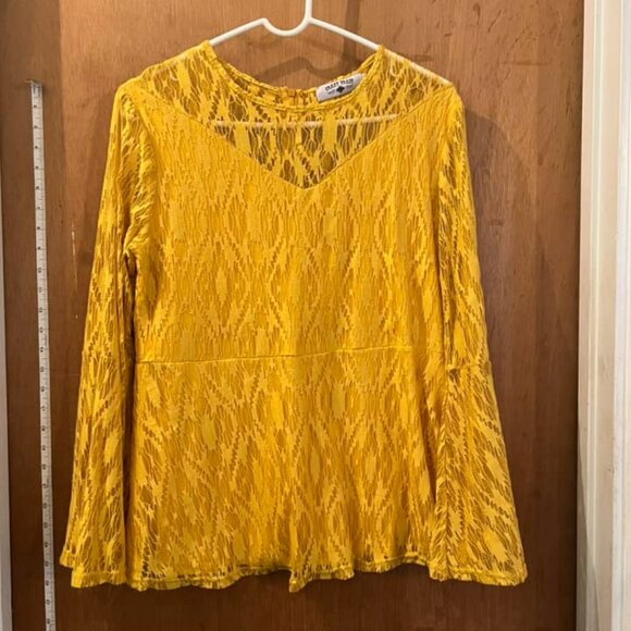 🐻Size M - Crazy Train - Yellow Lacy Pullover w/Long Bell Sleeves - Picture 1 of 6